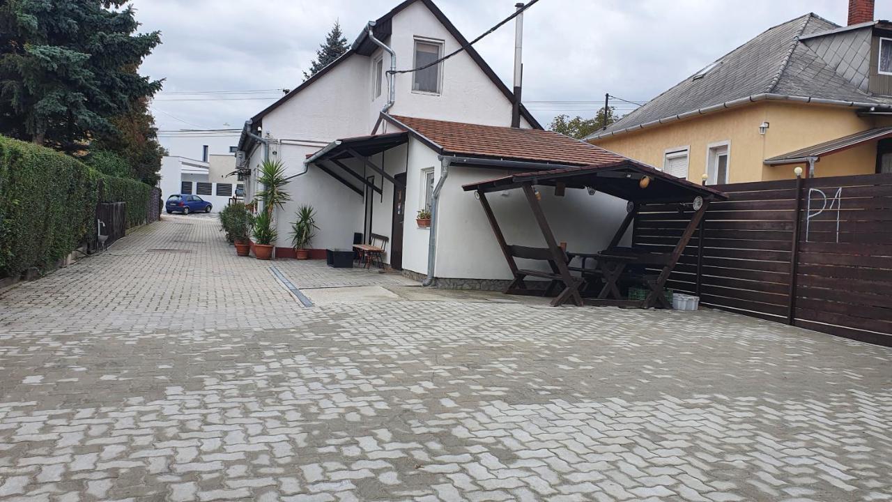 Ruttkai Vendeghaz Apartment Szekesfehervar Ngoại thất bức ảnh