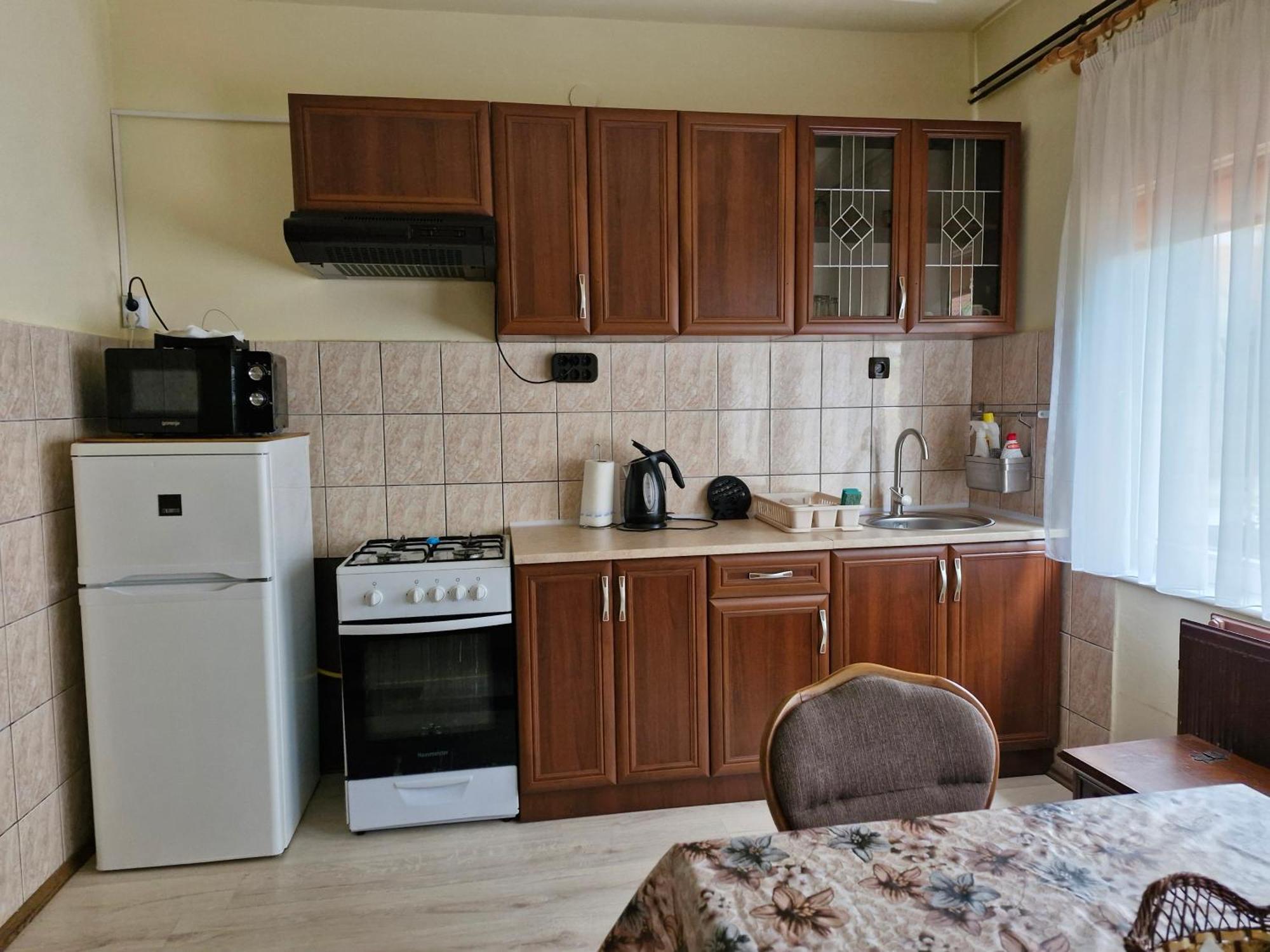 Ruttkai Vendeghaz Apartment Szekesfehervar Ngoại thất bức ảnh