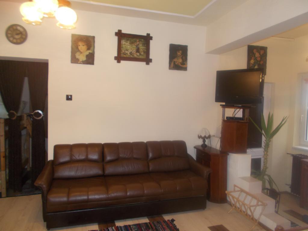 Ruttkai Vendeghaz Apartment Szekesfehervar Ngoại thất bức ảnh
