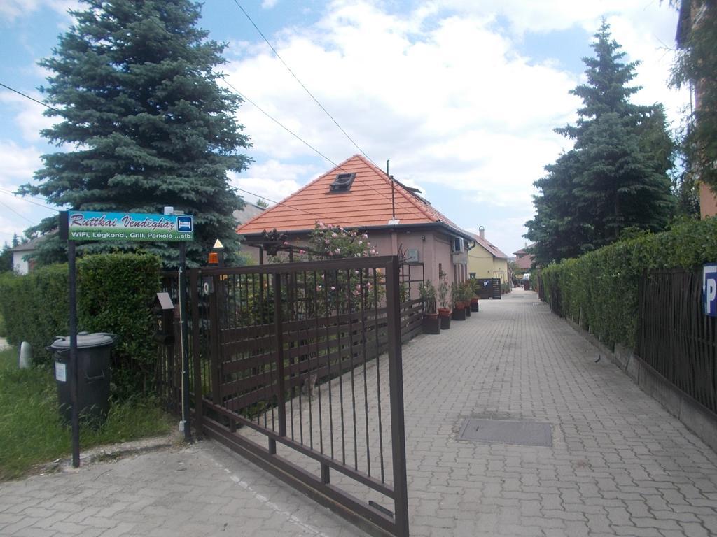 Ruttkai Vendeghaz Apartment Szekesfehervar Ngoại thất bức ảnh