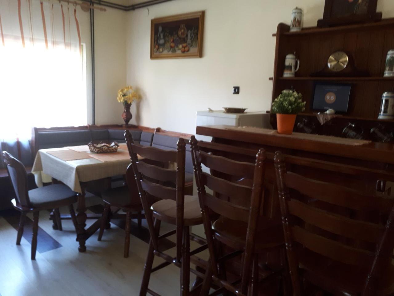 Ruttkai Vendeghaz Apartment Szekesfehervar Ngoại thất bức ảnh